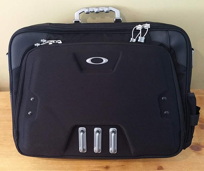 Review: Oakley Home Office Briefcase 